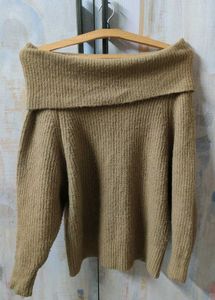 Sweater With Stylish Neck