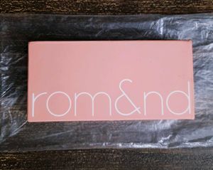 Rom&nd Eyeshadow Palette- 01 Pampas Garden 🌠