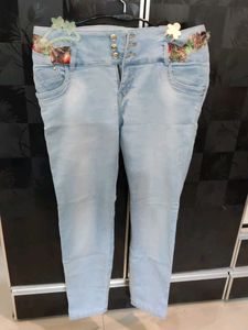 Stylish Light Wash Jeans