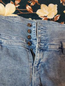 Light Wash High-Waisted Jeans