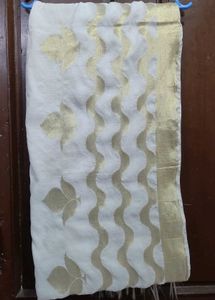 Elegant White &amp; Gold Dupatta