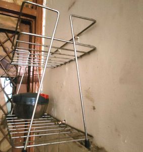 Utensil Rack In Good Condition