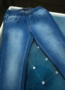 BUpgrade your style with versatile denim jeans