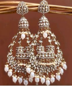 Noora Chandbali Earring
