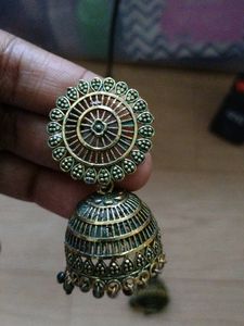 Earings