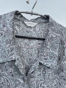 🌈Paisley Print Blouse 💕