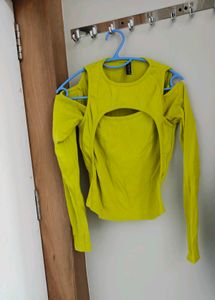 Cut-out Long Sleeve Top Knit