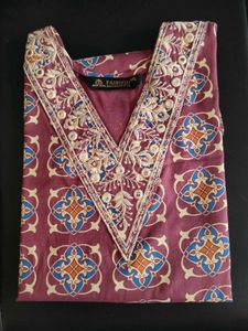 V-NECK SHORT KURTI