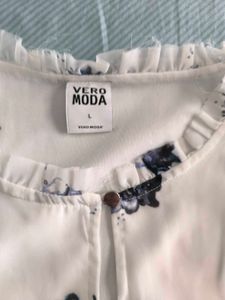 Vero Moda Floral Ruffle Top