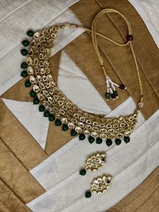 Kundan Jewellery Set
