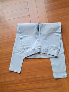 Light Blue Denim Jeans And Casual Jaggings