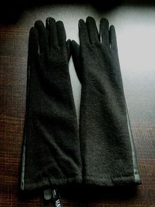Zara Black Leather Gloves
