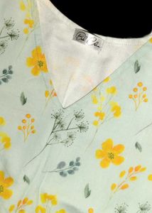 V-NECK COTTON FLORAL TOP – with Ruffle Hem