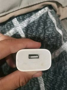 im selling apple adopter usb