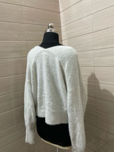 H&amp;M Pintresty 🌸Fluffy White Cardigan