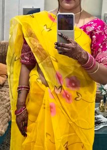 Saree Without Blouse