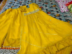 Nayra Suit With Dupatta