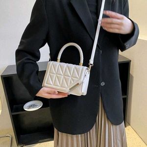 Savana Quilted Sling Bag
