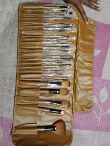 Professional Set Of 24 Makeup Brushes
