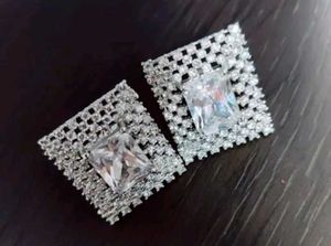 Sparkling Square Earringsa AD
