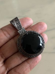 Hallmarked Vintage Black Onyx Silver Pendant!
