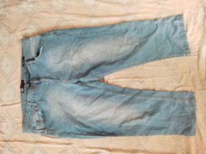 Light Wash Denim Cropped Jeans