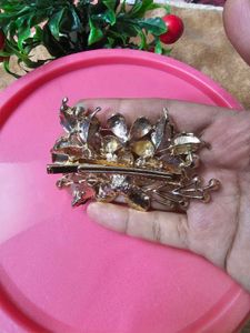 Party Wear metal Hair Clip With Stone And Pearl
