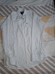 Men&#39;s Dotted Button-Down Shirt