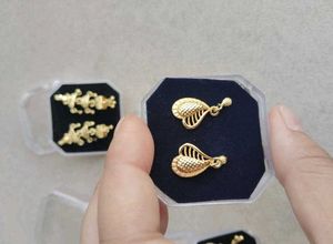 GOLDEN EARRINGS 🤩-2 Pcs