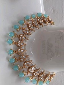Elegant Kundan &amp; Bead Necklace