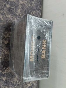 1 Lakh Savings piggy bank