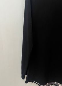 Chic Black &amp; White Geometric Print T-Shirt
