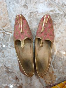 Groom Jutti