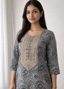 Elegant Paisley Print Kurta