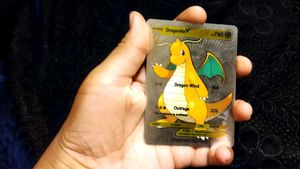 Dragonite V Pokemon Card