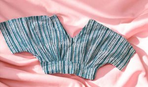 V-neck Top And Comfy Shorts Featuring Pockets