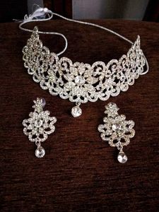 Sparkling Rhinestone Choker Set