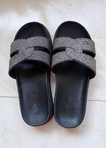 Stylish WOOCHMU Platform Slides