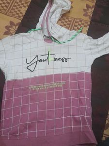 Trendy Graphic Print Hoodie