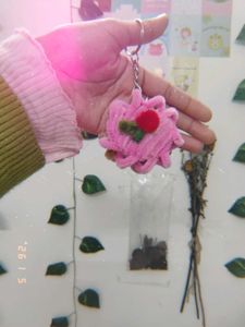 Fluffy Flower Keychains (Set of 2)🩷💙