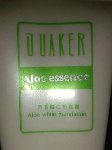 I Am Selling Aloe White Foundation
