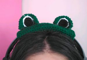 Crochet Frog Headphone Cover!!