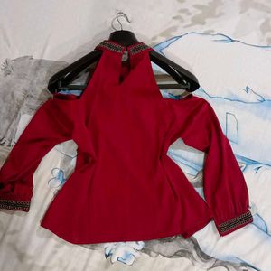 Elegant Magenta Cold Shoulder Top