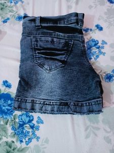 Trendy Black Denim Shorts
