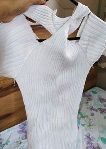 Chic White Ribbed Knit Top