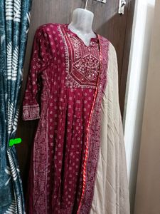 Naira Kurta Set