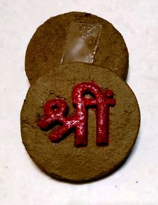1&#34; Inch श्री Sticker Made From Cow Dung