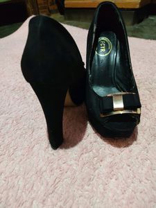 Black Block Heel