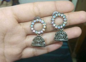 3 jhumka and 2 earrings
