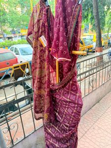 Elegant Maroon Saree With Blouse Piece